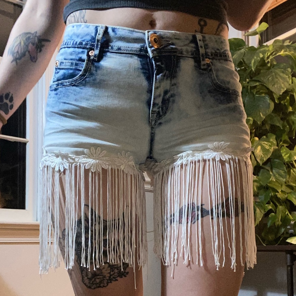Daisy dangle shorts